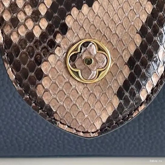 VUITTON CAPUCINES BB LOUIS 0605